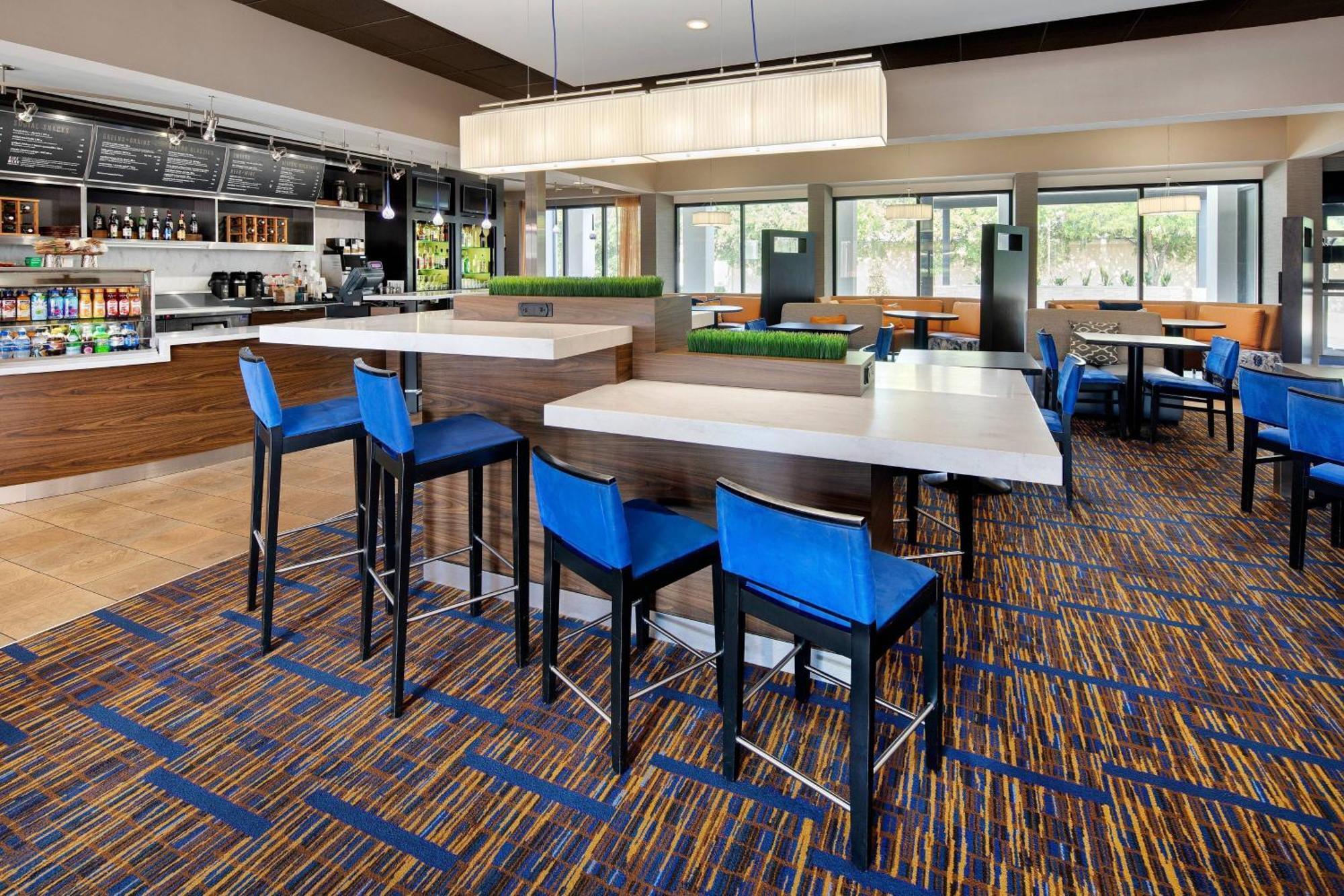 Courtyard Dallas Addison Midway Exterior foto