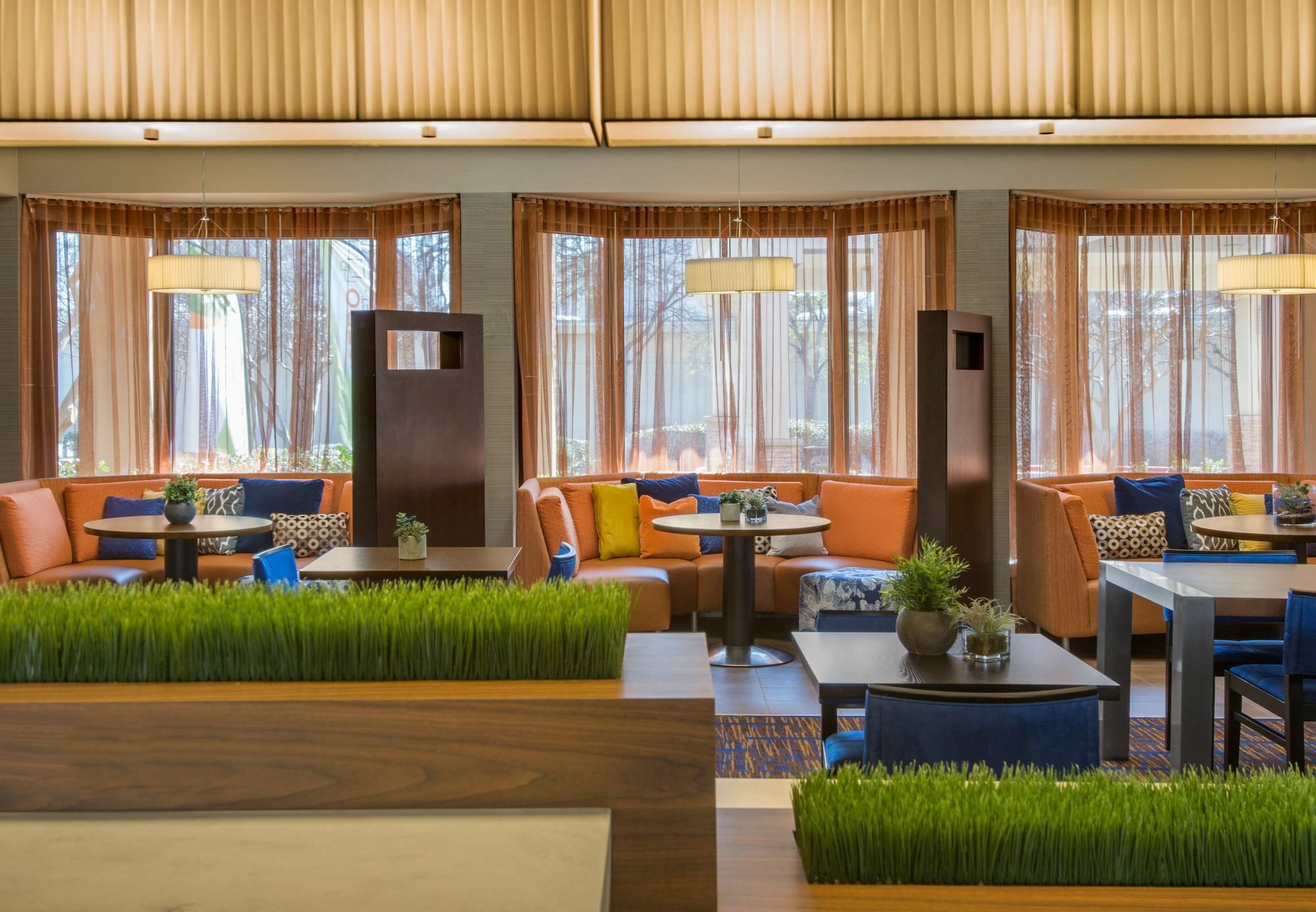 Courtyard Dallas Addison Midway Exterior foto